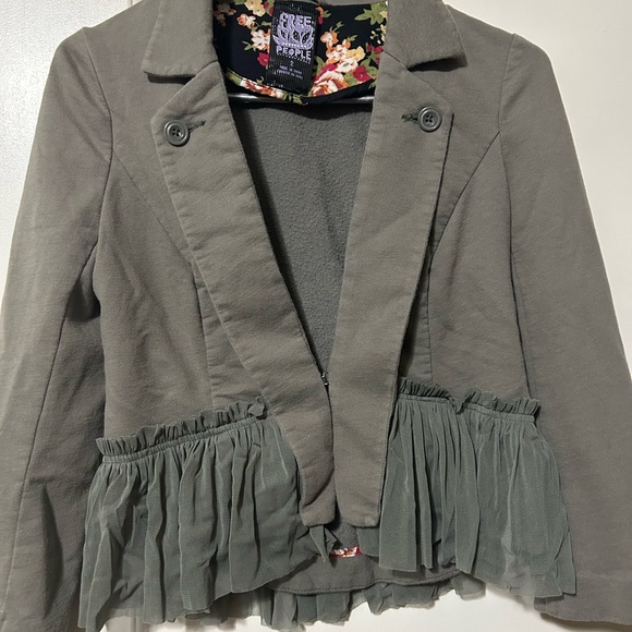 FREE PEOPLE RUFFLE PEPLUM BLAZER size 2 - Picture 2 of 6